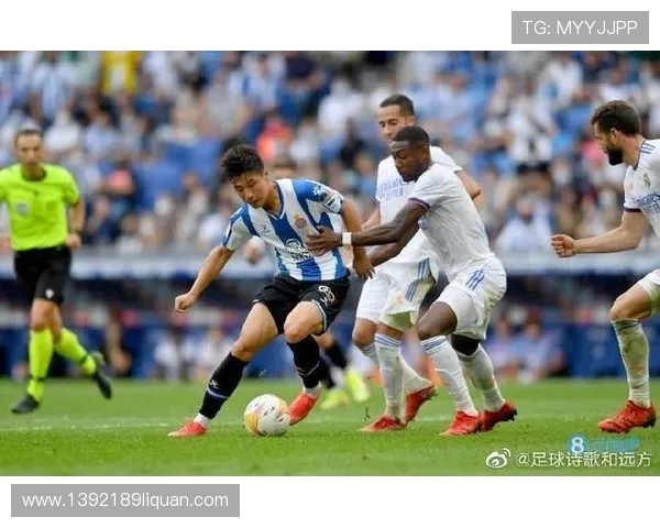 如何绘制中超联赛足球报及赛事数据展示技巧